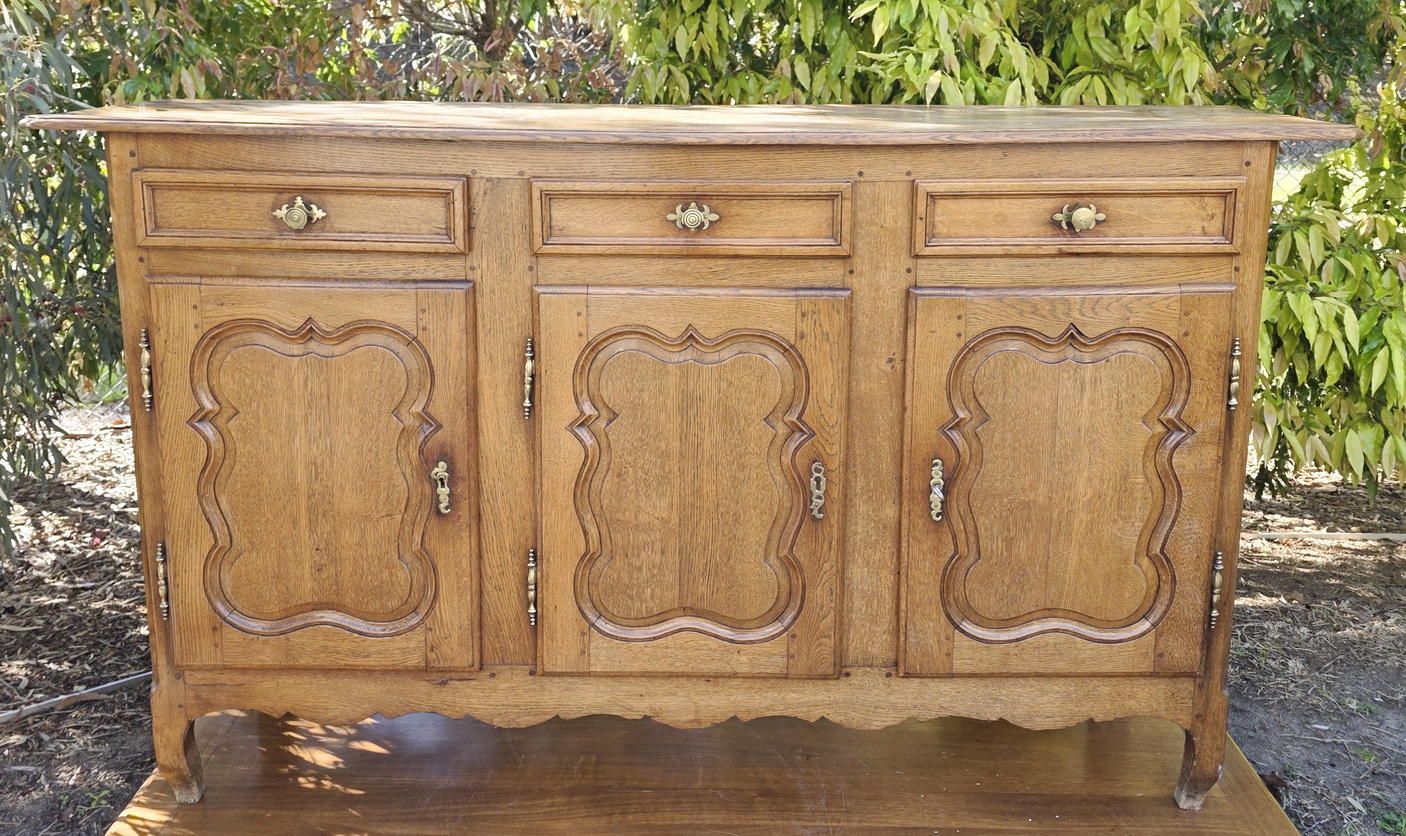 A fine Provincial Enfilade Buffet